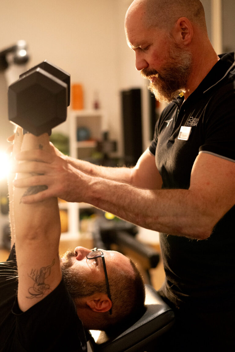 Personal trainer uomo workout lucca